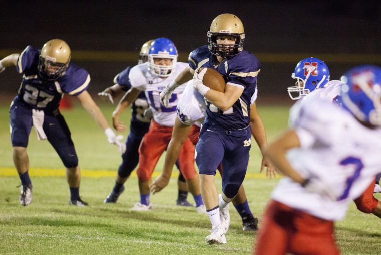 Football: Desert Vista